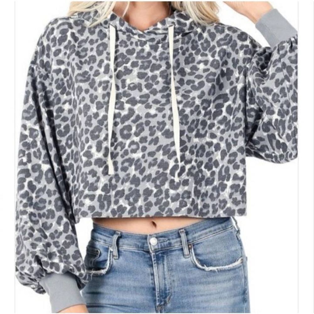 ZENANA FRENCH TERRY GRAY LEOPARD PRINT DROP SHOULDER DRAWSTRING CROP HOODIE SZ.M